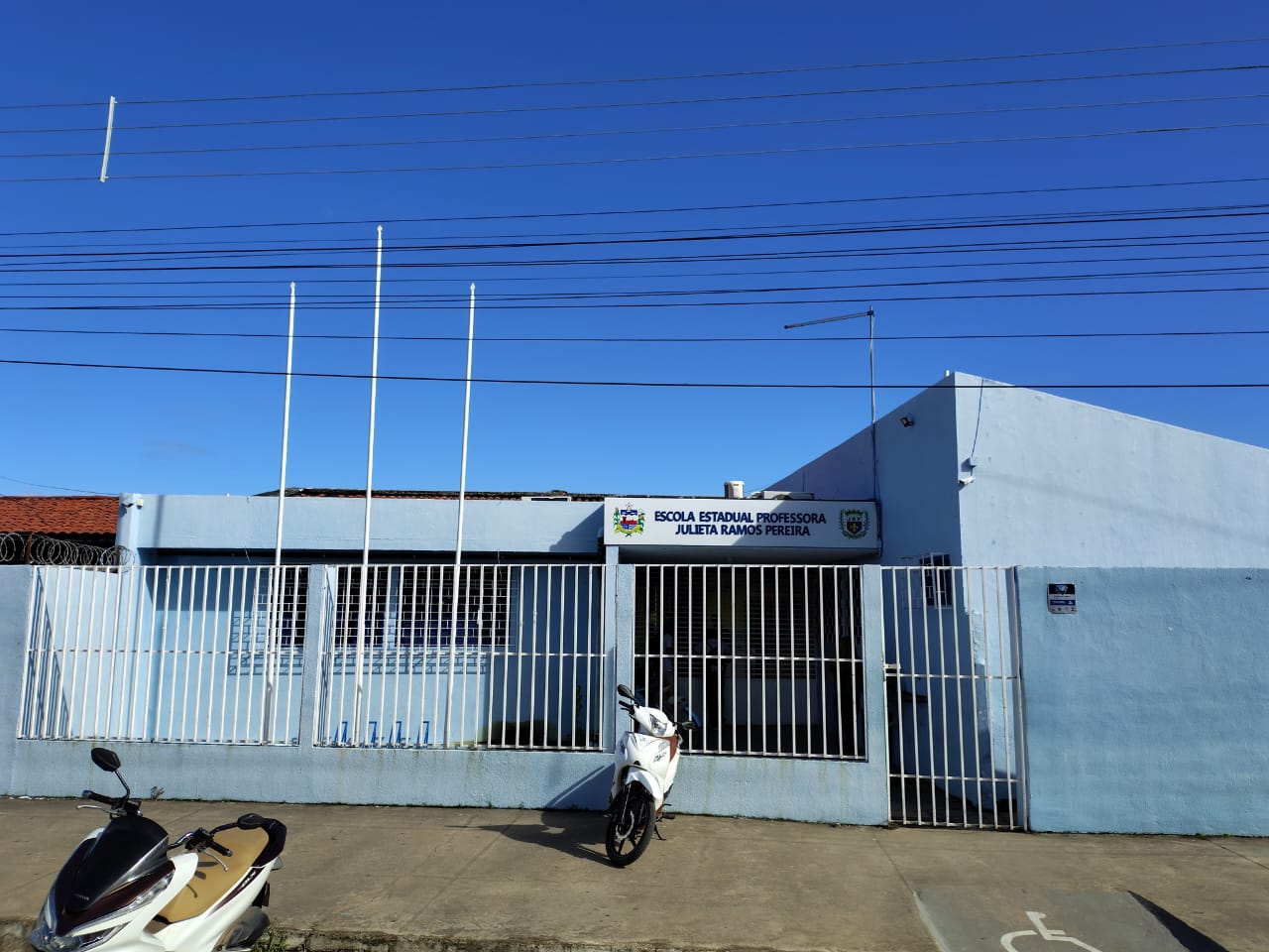 Fachada da Escola Julieta Ramos